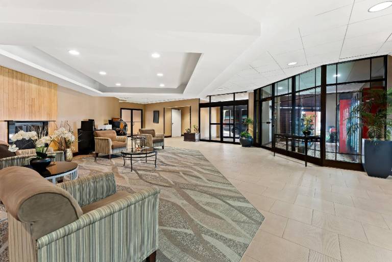 Quality Hotel Philadelphia Airport — photo 2