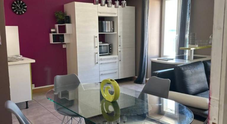Holiday apartment | Next to the beach | Dogs allowed in Granville