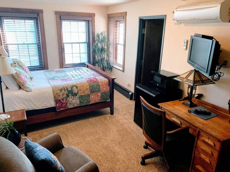 Bed and breakfast  Ames