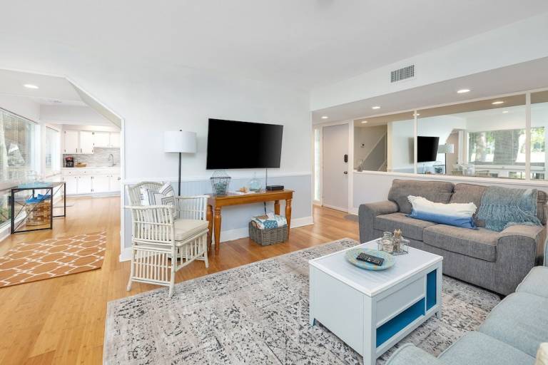 Condo Sea Island