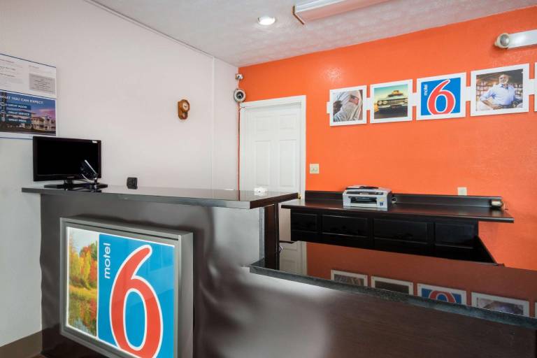 Motel 6 Parkersburg, WV — photo 4