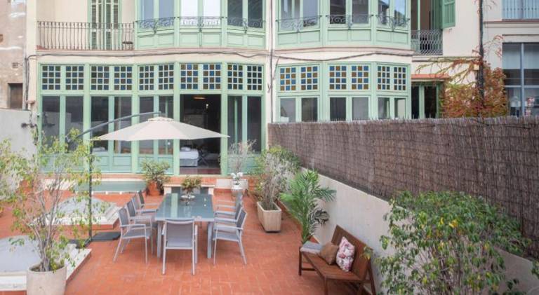 Children-friendly serviced apartment with patio | Near Casa Batlló | Pets allowed — photo 4