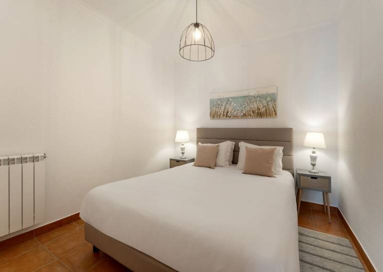 Serene Nature Retreat in Pine Forest Reserve Near Nazaré, Portugal with Access to Stunning Coastal Beaches — photo 3