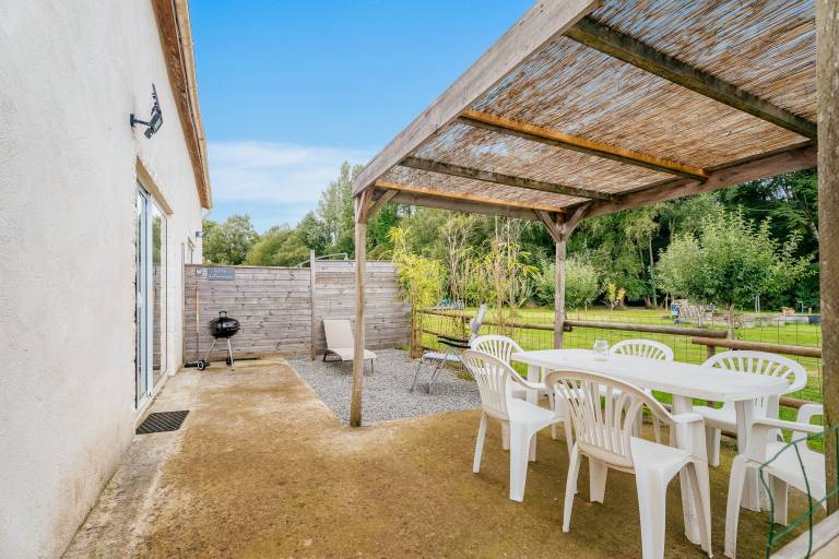 House with garden, patio & fast internet | Garden view | Suitable for remote work — photo 3