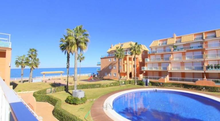 Apartment with pool & patio in Denia