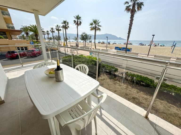 Holiday apartment with terrace — photo 2