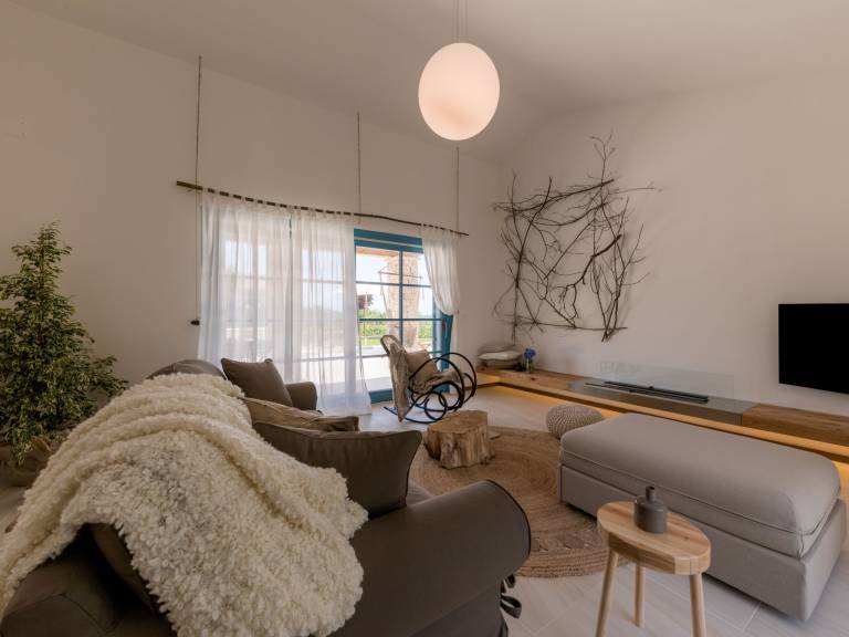 Fully equipped spacious vacation home with garden, barbeque & jacuzzi | Pets allowed — photo 4