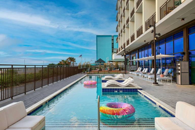 Moxy Virginia Beach Oceanfront — photo 2