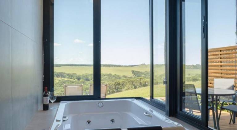 Nice lodge with hot tub & garden | Perfect for remote work | Pets allowed in Cambará do Sul