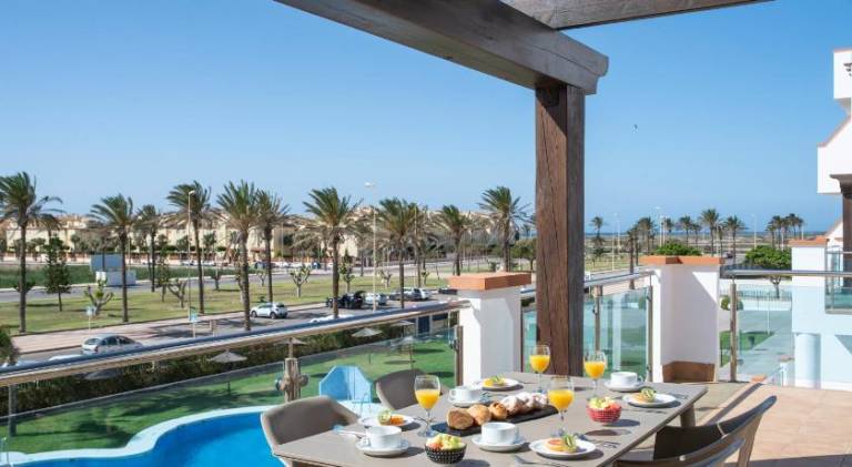 Rental apartment with terrace, pool & garden | Next to the beach | Pet-friendly — photo 2