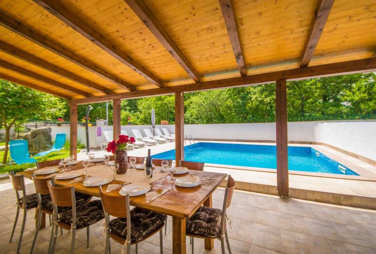 Family-oriented spacious rental with BBQ, yard & pool | Pool view | Pets are welcome — photo 4