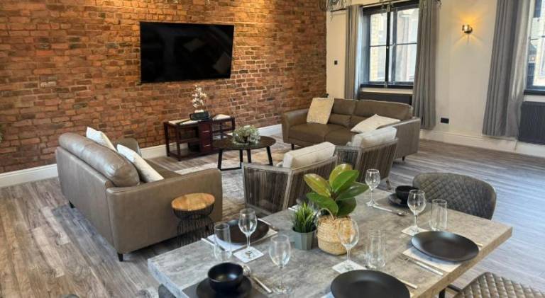 Holiday apartment | Close to The Beatles Story | Pets allowed — photo 2