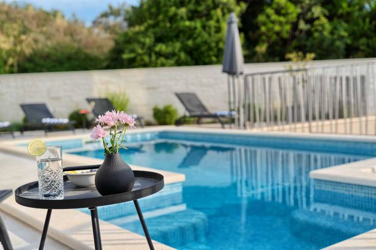 Villa Pure Leisure - luxury villa with sea views, a pool, jacuzzi, sauna and indoor elevator by MyWaycation — photo 2