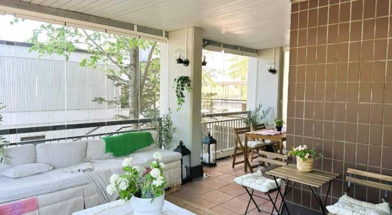 Rental apartment with patio — photo 5