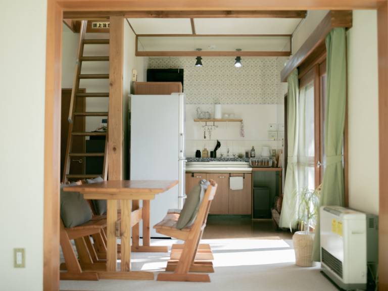 House with grill — photo 2