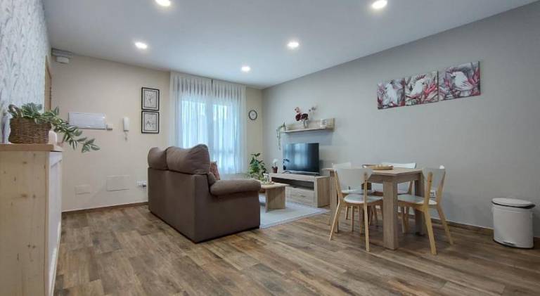 Apartment with terrace in León