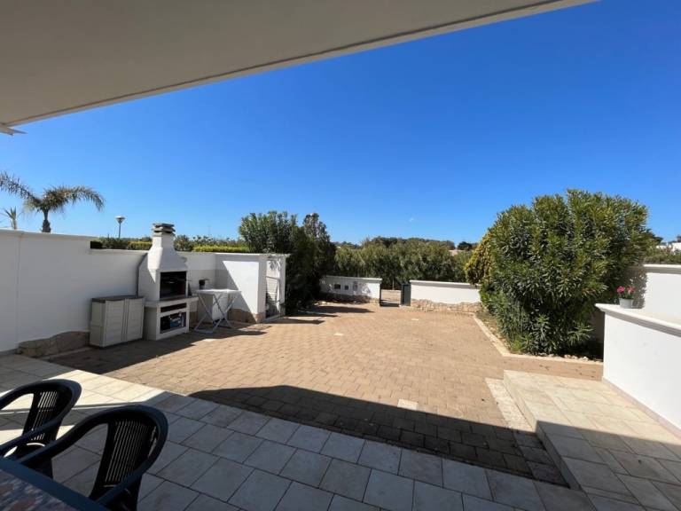 Rental apartment with terrace & garden — photo 4