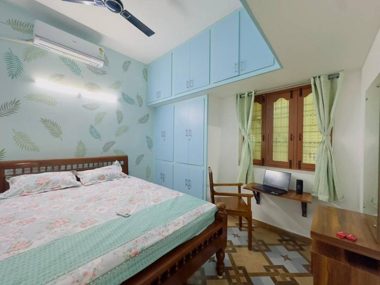 Villa White Town