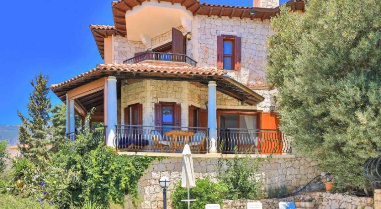 Yarımada Deniz Manzaralı Suit Cindy in Antalya