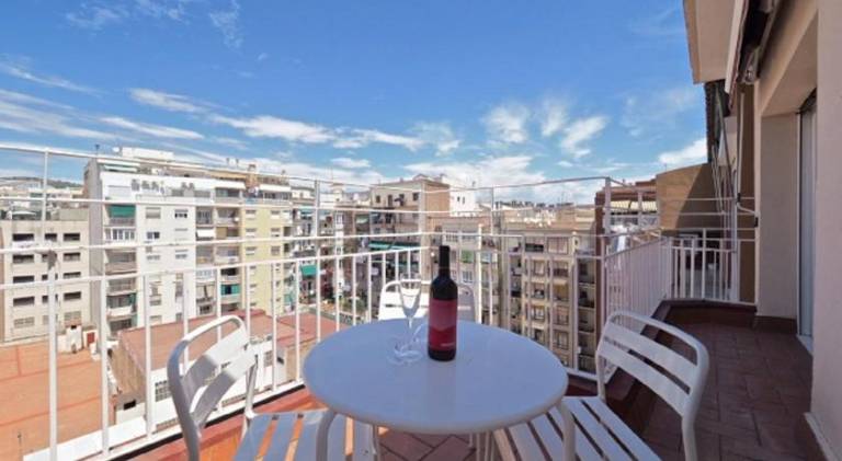 Family-friendly holiday apartment with patio | Next to Sagrada Família | Pets allowed — photo 5