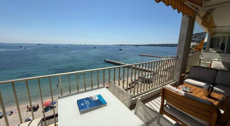 Holiday apartment | Next to the beach | Pets allowed in Cannes