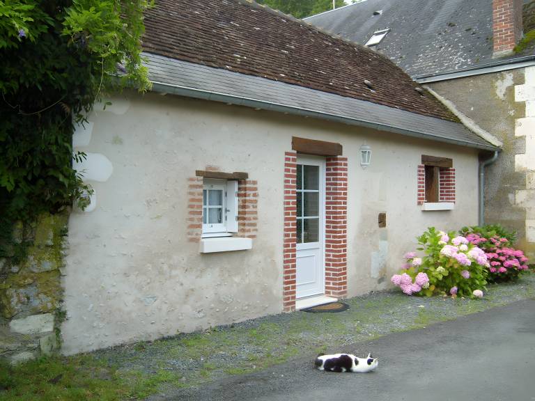 Child-friendly beautiful house with barbeque, fast internet & terrace | Garden view | Dogs allowed in Loches