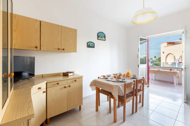 Holiday apartment with 2 rooms for 4 persons — photo 3