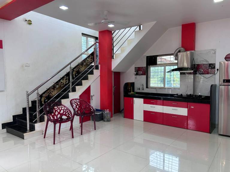 Villa with BBQ, pool & yard | Water view | Pets allowed — photo 3