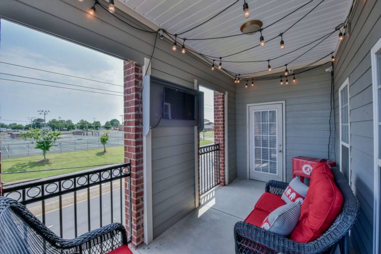 Children-friendly charming condo with pool | City view | Pet-friendly — photo 3