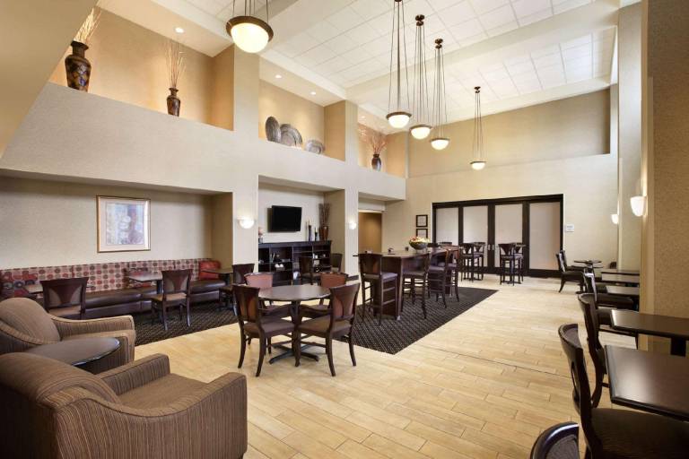 Hampton Inn & Suites Rochester-North — photo 2