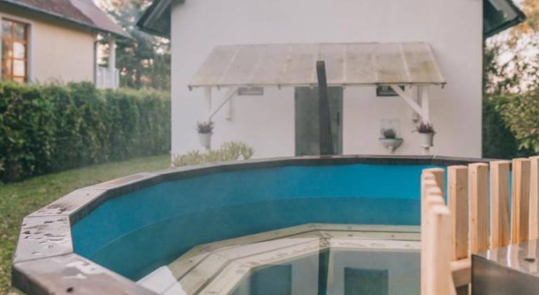 Vacation home with jacuzzi, BBQ & terrace | Pets are welcome — photo 5