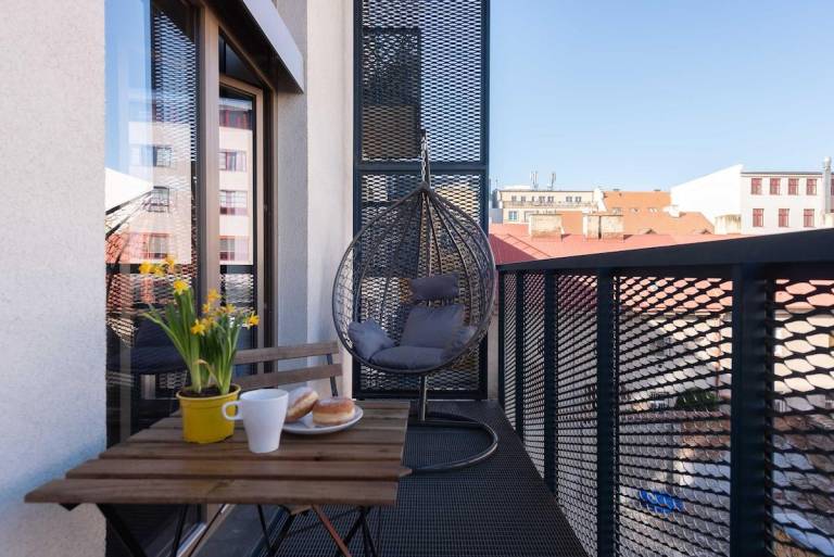 Comfortable loft with balcony — photo 3
