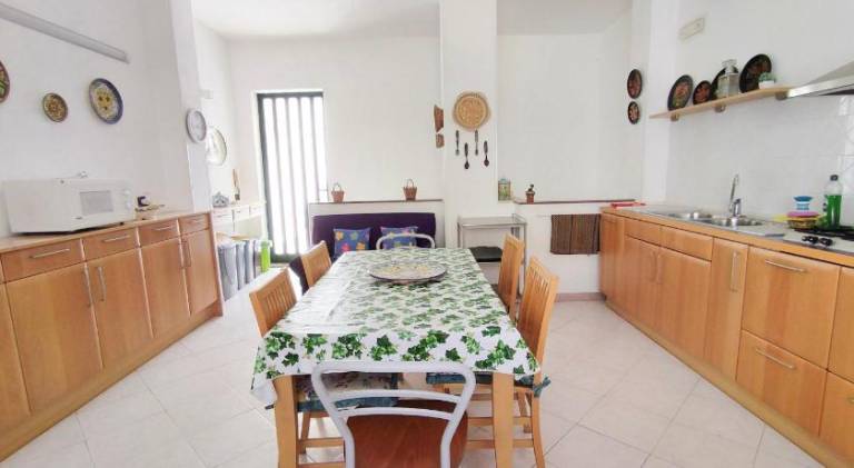Vacation home with barbeque & terrace — photo 4