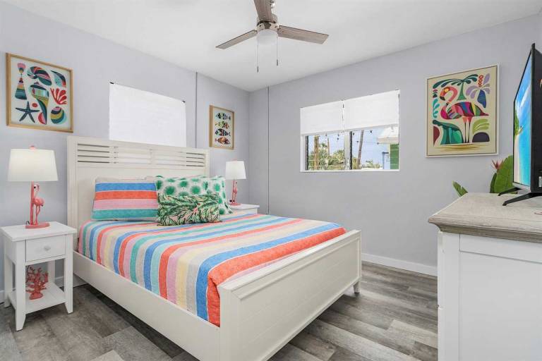 Lovely vacation home with grill, patio & heated pool | Close to the beach | Dogs allowed — photo 5