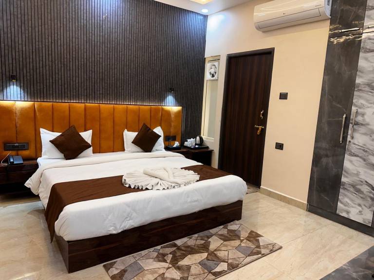 Vega Hotel and Restro — photo 5