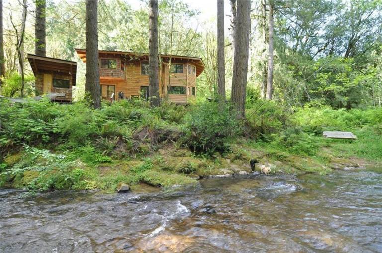 House Coos Bay