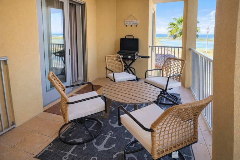 Holiday apartment with terrace & private pool — photo 4
