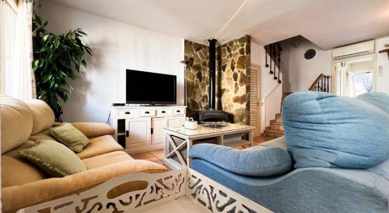 Vacation home with terrace & private pool — photo 2