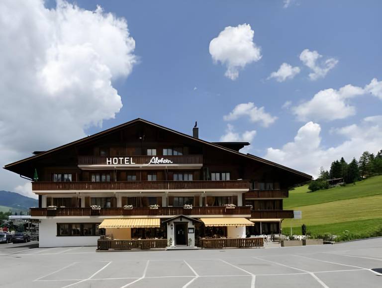 Hotel Alphorn in Saanen