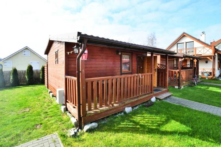 Vacation home with yard, BBQ & terrace in Ustron