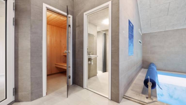 Family-friendly ample vacation home with BBQ, garden & private pool | Pet-friendly — photo 4