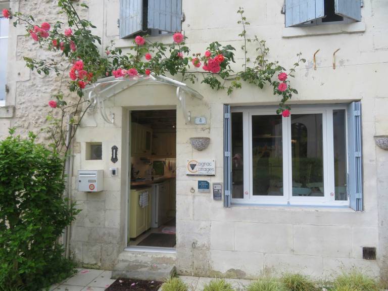 House  Bourg-Charente