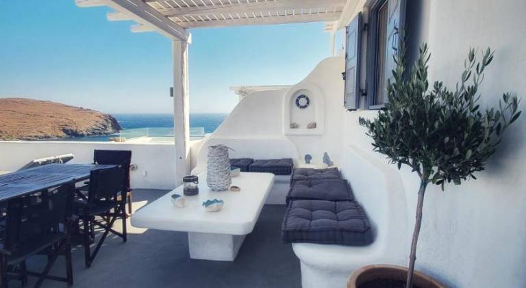 Beachfront Villa Merhia with Hot Tub & Seaview — photo 5