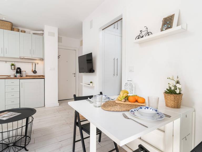 Holiday apartment with yard — photo 2
