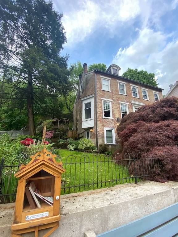 House Jim Thorpe