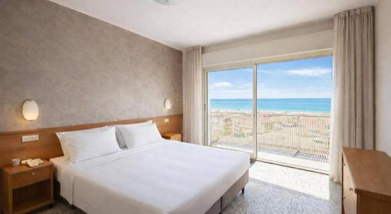 Holiday apartment with terrace | Close to the beach | Pet-friendly — photo 2
