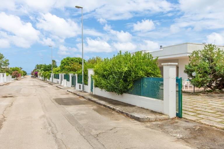 Family-friendly charming villa with yard | Close to the beach | Dogs allowed — photo 3