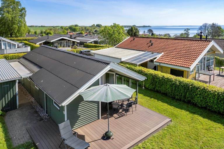Vacation home with grill, yard & terrace | Sea view — photo 2