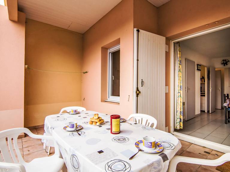 Holiday apartment with terrace & pool | Lake view — photo 2
