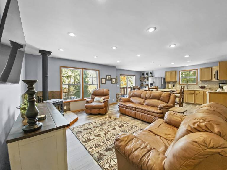 Child-friendly vacation home with terrace | Pets allowed — photo 3